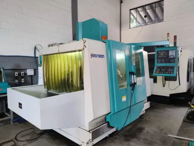 Fresadora CNC Siniron B5