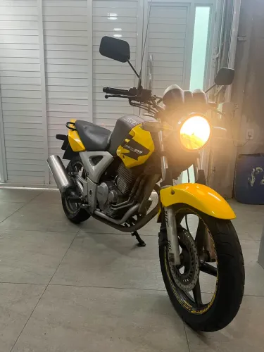 Moto twister 250 
