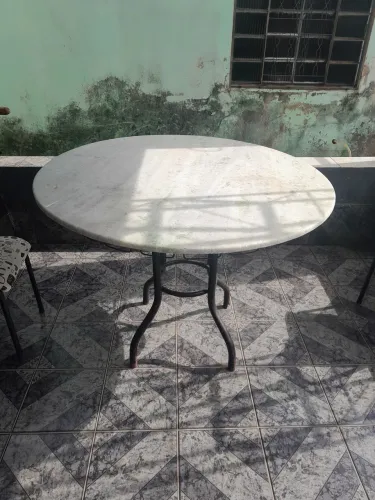 Mesa de mármore