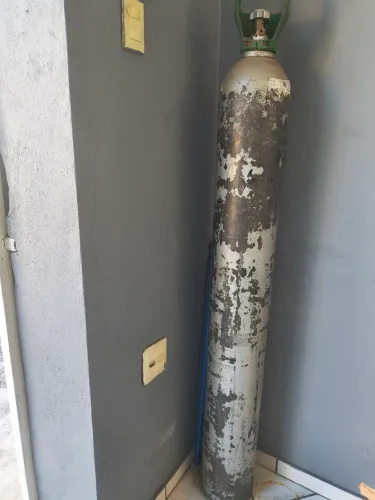Vende.se cilindro de CO2 de 25 kilos aceito troca.