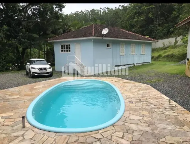 Sítio à venda no Centro de Botuverá - 3 Dormitórios, Sala e cozinha integradas, Piscina e 