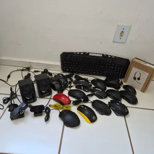 Lote 15 Mouses + Teclado, Headset, Webcams e Caixas de Som - 22 Itens