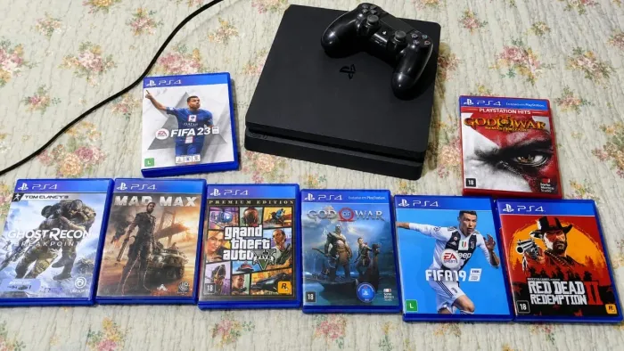 PS4 Slim 500GB + 1 Controle + 8 Jogos Originais | GTA V, Red Dead 2, FIFA 23 e God of War