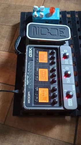 Pedaleira zoom G3x funcionando perfeitamente ótimos timbres 