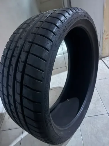 Pneu goodyer 245/35 20