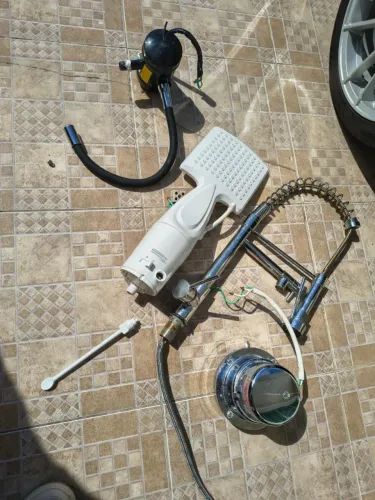Chuveiros e torneiras