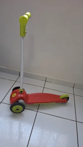 Patinete Infantil Trinet (3 Rodas) Calesita - Vermelho