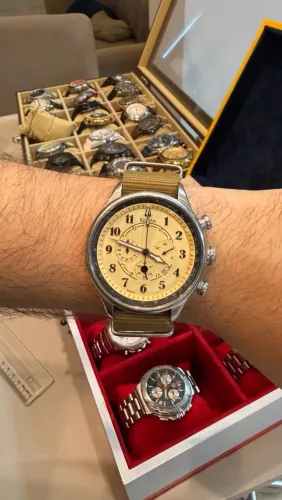 Relogio Bulova adventurer bege original