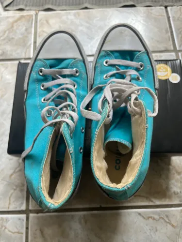 Vendo um sapato semi novo n 38