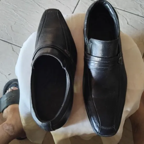 Sapatos Novos em couro finíssimo