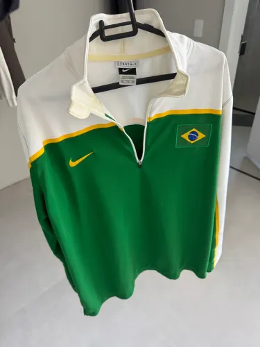 CASACO NIKE BRASIL USADO PELO VAREIJAO