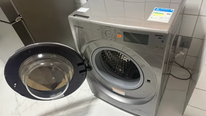 Vendo Lava e Seca Brastemp 10,1Kg/6Kg Prata.