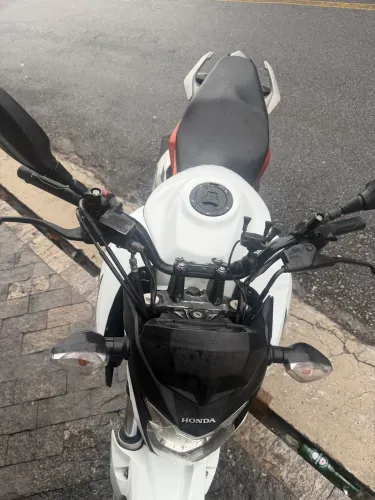 Moto muito boa de