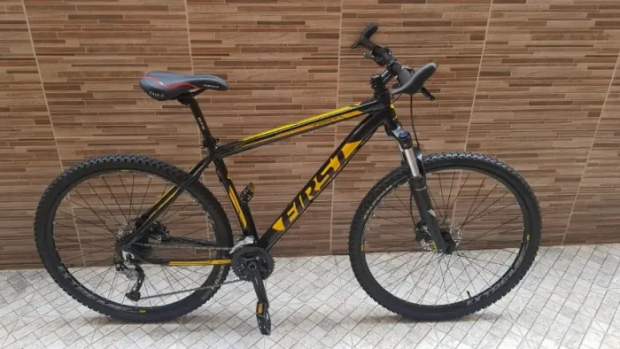Oportunidade! Bicicleta / Bike First Smitt 29" 27v (27 marchas) Shimano Acera