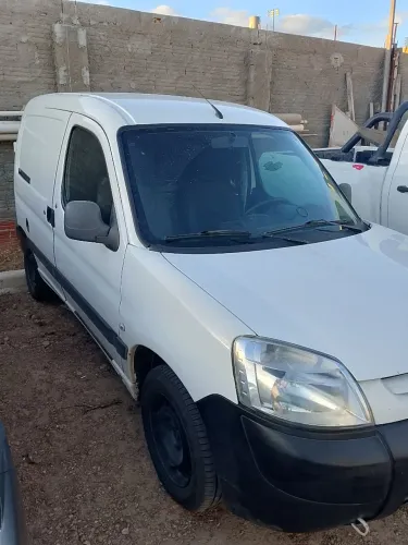 Peugeot Partner Furgão 1.6 16v/ 1.6 16V Flex 3P 2014