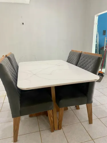 Mesa de 4cadeiras
