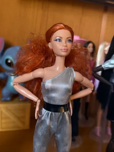Boneca Barbie looks ruiva