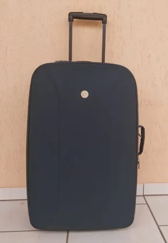 Mala para viagem tamanho médio - 23 Kg - Desapego - Em perfeito estado!