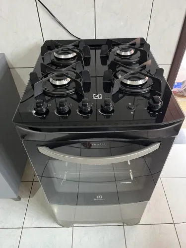 Fogão 4 Bocas Electrolux - Mesa de Vidro e Acendimento Automático