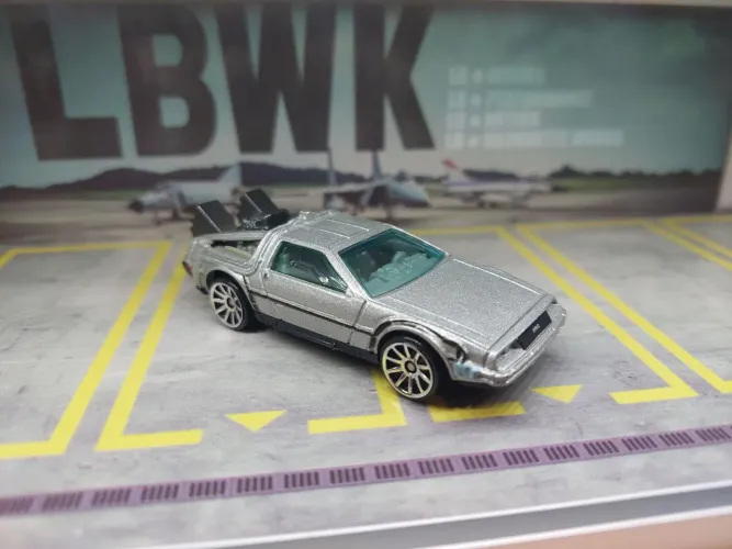 Hot Wheels Time Machine loose