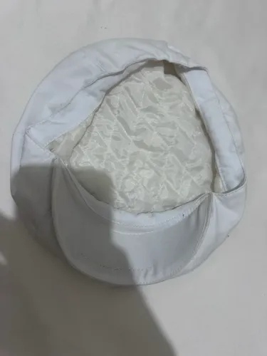 Boina inglesa branca