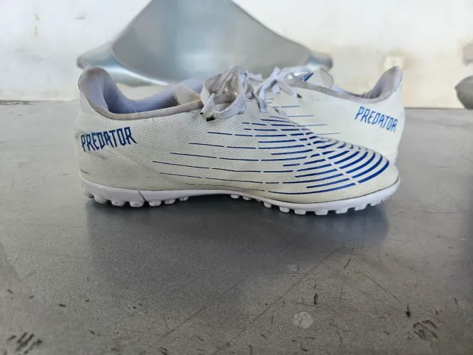 Chuteira Adidas Predator Edge .4 Society - Tamanho 33 BR (Seminova)