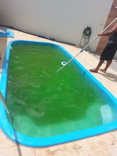 Limpeza de Piscinas / Piscineiro