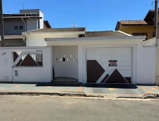 CASA COM 3 QUARTOS EM ARTUR NOGUEIRA