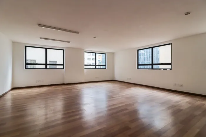 Sala comercial na Alameda Santos, 2480 - conjunto 22 55 m²