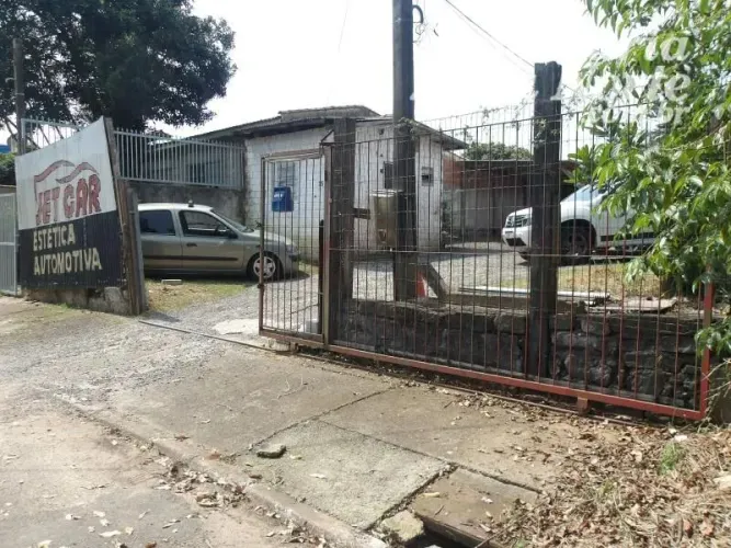 TERRENO, localizado em Gravataí, medindo 10m de frente por 30m de profundidade. Conta c/ i