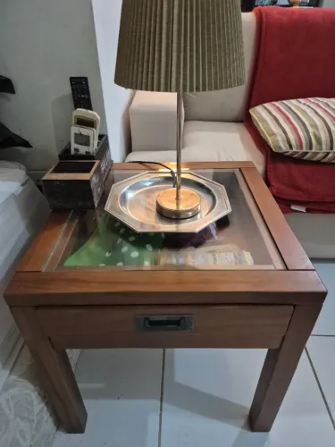 Mesa de sala lateral