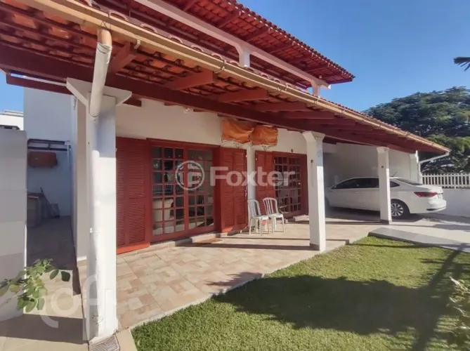 Casa à venda Rua Ipanema, Praia do Sonho (Ens Brito) - Palhoça