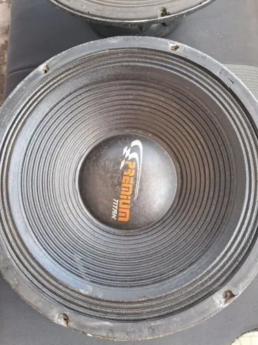 Vendo par de auto falante de 15P para grave