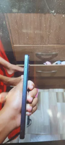VENDO REALME NOTE 50 , SÓ A TELA TRINCADA DE RESTO FUNCIONA TUDO.