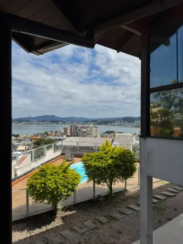 Casa alto padrão com vista mar