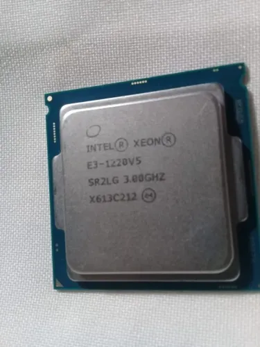 Processador Xeon E3-1220 V5, LGA1151.