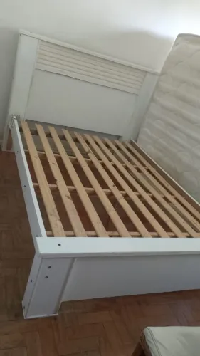 Cama de casal e colchão queen size usado