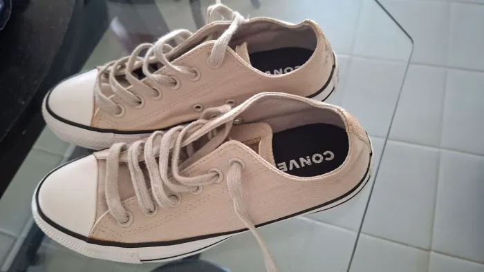 Vende se tênis numeração 37,38 alguns sem uso .