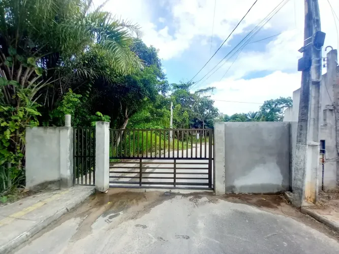 Imóvel para venda possui 600 metros quadrados em Vila de Abrantes (Abrantes) - Camaçari -