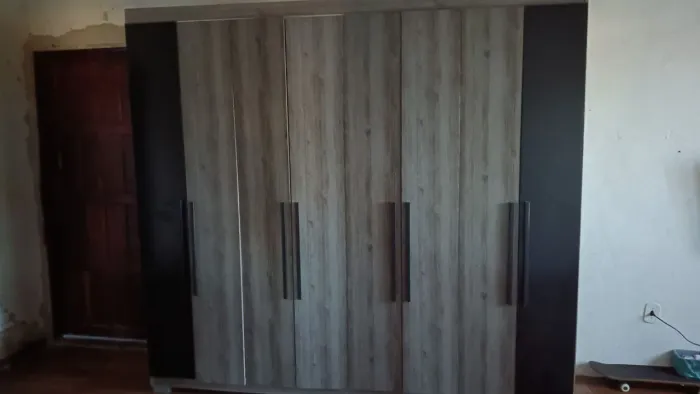 Armário 8 portas