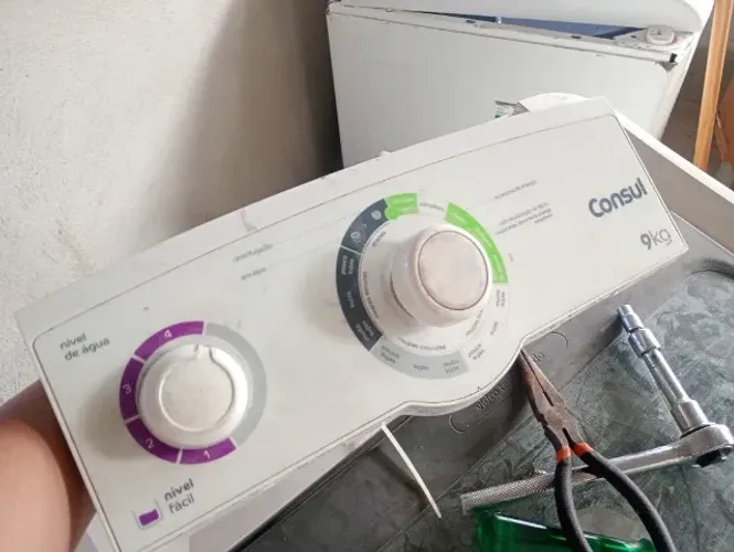 Refrigeração máquinas de lavar e microondas.