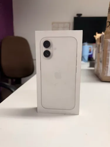 iPhone 16