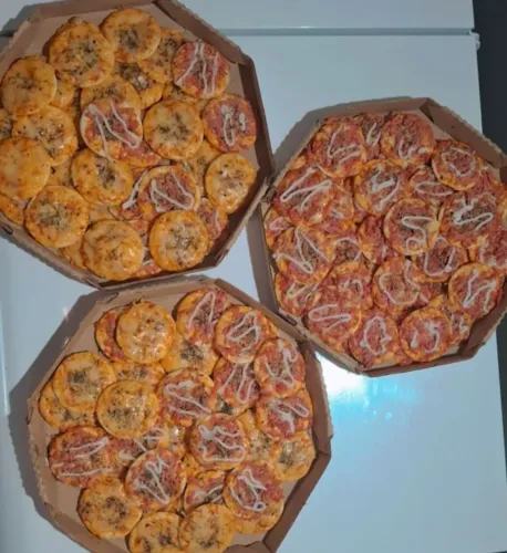 Fábrica de salgados trabalhamos com salgado frito e congelados faça sua encomenda?