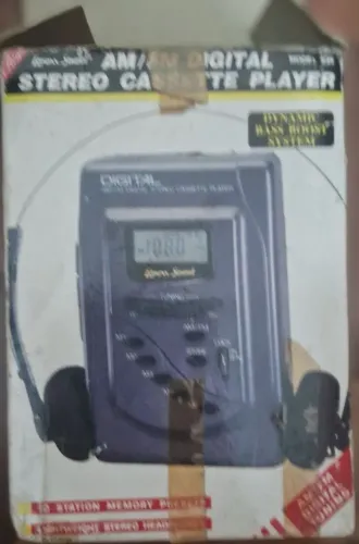 Walkman anos 90 com caixa,manual e berço para decoração ou conserto. Não funciona. Leia