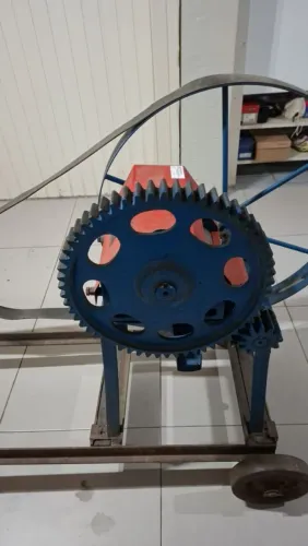 Moedor de cana garapeira motor a gazolina
