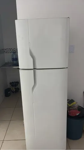 Geladeira Eletroctrolux cycle 240l Degelo