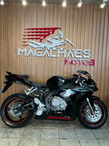 CBR 1000 RR Fireblade 2005 - Financiamento bancário e cartão