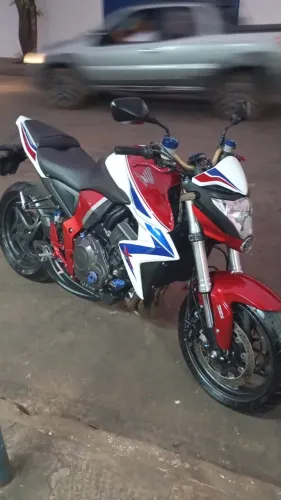 Vendo CB 1000 Ano 2015 revisada