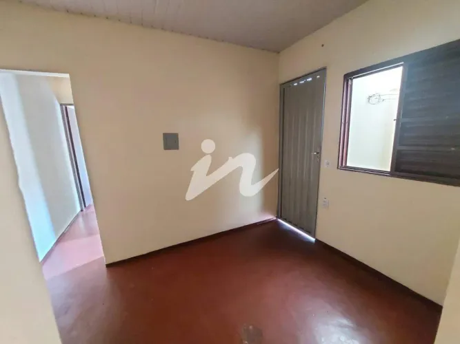 Casa à venda no Bairro Planalto (Uberlândia/MG) | 2 quartos | 250 m² terreno