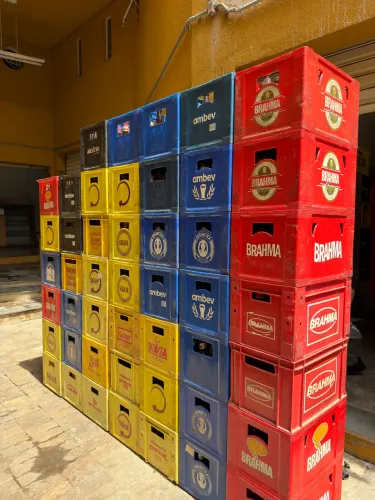 47 caixas vasilhame casco engradado cerveja
